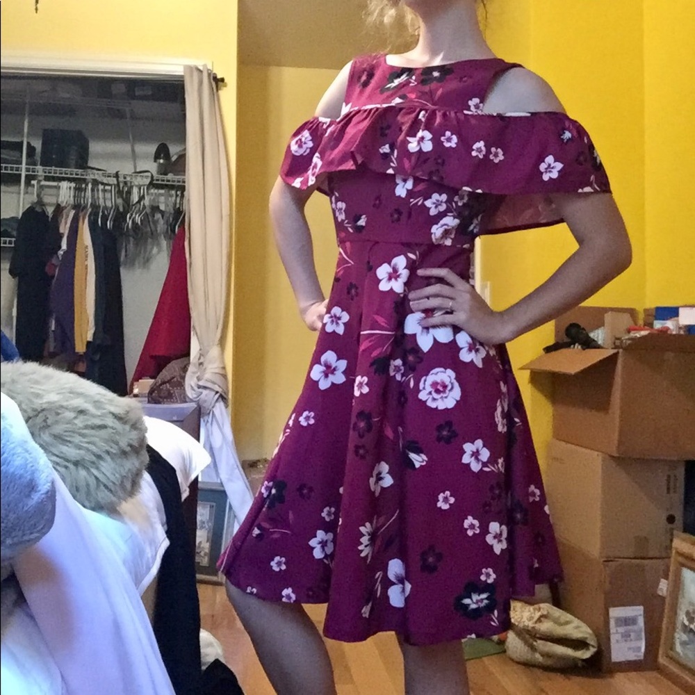 Elle Off-the-Shoulder Floral Dress
